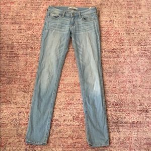 Hollister Straight Leg Lightwash Jeans